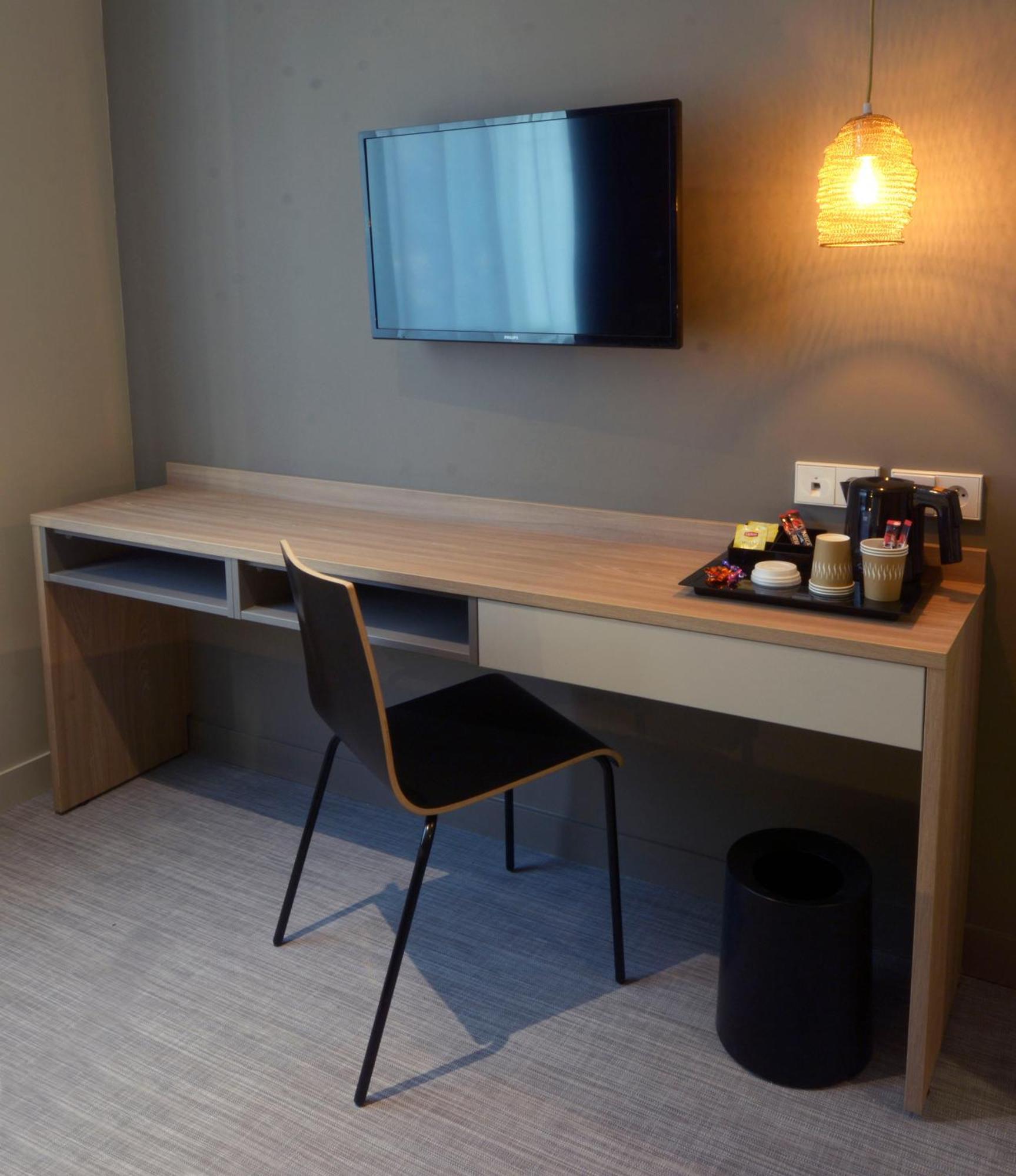 Aparthotel 37 Lodge Courbevoie Paris La Defense Экстерьер фото
